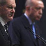 Χάρτινες έδρες στην Premier League Παναγιώτης Κουμάνταρος