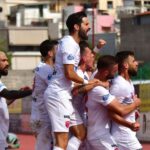 Σοβαρό τροχαίο στην Πέλλα: ΙΧ πέρασε στο αντίθετο ρεύμα και προσέκρουσε σε κολόνα – Δύο 21χρονοι τραυματίες