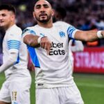 Απίστευτο σκηνικό σε αγώνα της ΜΠΑΜ FC: Οπαδός μπήκε στο γήπεδο με κράνος και έφαγε σφαλιάρα από παίκτη