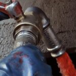 Η Estée Lauder Hellas σε συνεργασία με τον Δήμο Αθηναίων, Φωταγώγησε τον ΔΡΟΜΕΑ