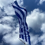 Σε εξέλιξη η κορύφωση των εκδηλώσεων για την 28η Οκτωβρίου – Μαθητικές παρελάσεις σε όλη τη χώρα