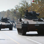 Ο μεγάλος λιμός στην κατοχική Αθήνα: Κάτοικοι έστυβαν πεταμένες λεμονόκουπες και πάλευαν με σκύλους πάνω σε αποφάγια