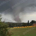 Σοβαρό τροχαίο στη Λεωφόρο Αθηνών: Μηχανή έπεσε με μεγάλη ταχύτητα σε ασθενοφόρο