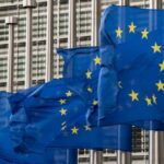 Η ΕΕ δηλώνει «έτοιμη να αντιδράσει» στην περίπτωση νέων εμπορικών εντάσεων με τις ΗΠΑ