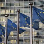 Κομισιόν για Ελλάδα: Ισχυρά πρωτογενή πλεονάσματα έως 3,2%, πρωτιά σε μείωση χρέους –  Άνοδος του ΑΕΠ 2,1%