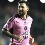 Απίστευτο τροχαίο στο κέντρο του Βόλου – Αυτοκίνητο αναποδογύρισε στη μέση του δρόμου