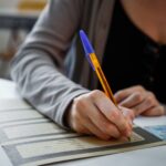 ΣΥΡΙΖΑ: Το εισόδημα των ελληνικών νοικοκυριών εξαφανίζεται πριν προλάβουν να το κρατήσουν στα χέρια τους