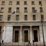 Φωτιά σε διαμέρισμα στον Άγιο Παντελεήμονα – Απεγκλωβίστηκε μητέρα με το παιδί της