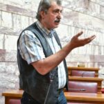 Χαλκιδική: Φωταγωγήθηκε το πρώτο χριστουγεννιάτικο δέντρο στην Ελλάδα