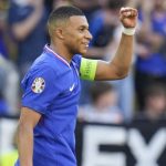 Βίντεο – ντοκουμέντο από τη στιγμή που μηχανάκι παρασύρει πεζή στη λεωφόρο Αλεξάνδρας