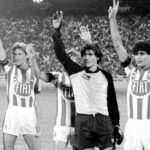 Ο Άσαντ έπεσε και Σύροι στην Αθήνα πανηγυρίζουν έξω από την πρεσβεία (βίντεο, φωτογραφίες)