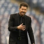 Η στιγμή που αυτοκίνητο σαρώνει το πλήθος στη χριστουγεννιάτικη αγορά του Μαγδεμβούργου στη Γερμανία – Σκληρό βίντεο