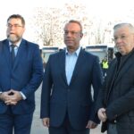 Χόρεψε τσάμικο ο Δημήτρης Κουτσούμπας μετά τα πρωτοχρονιάτικα κάλαντα