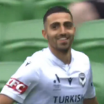 Μυσταγωγία μέσα στη βροχή, οι παίκτες της ΑΕΚ ασπίδα στον προπονητή και τον ορθολογισμό