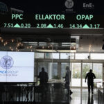 Sold out τα μπουζούκια της Αθήνας για το πρωτοχρονιάτικο ρεβεγιόν, δεν υπάρχει τραπέζι ούτε για… δείγμα – Πόσο κοστίζει το μπουκάλι