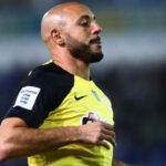 Εμπρηστική επίθεση σε σταθμευμένο Tesla στα Εξάρχεια