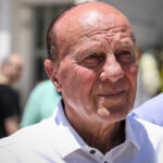 «Καλό δρόμο εκεί ψηλά και καλή αντάμωση με τη μαμά»: Ραγίζουν καρδιές οι κόρες του Μίμη Δομάζου