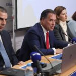 Ο Γκουαρδιόλα αποπήρε νεαρούς που πουλούν αυτόγραφά του: “Μην έρχεστε εδώ, θέλετε να περάσετε τη ζωή σας κάνοντας αυτό;”