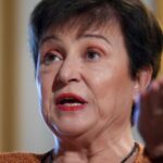 Μέτρα για την κακοκαιρία και τα χιόνια – Κλειστά σχολεία, πού είναι υποχρεωτικές οι αλυσίδες, απαγόρευση κυκλοφορίας φορτηγών