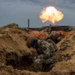 Και ο Φοίβος Δεληβοριάς αποχωρεί από την παράσταση «Πες το Ψέματα»: «Σέβομαι τις γυναίκες που αισθάνθηκαν αποκλεισμένες»