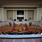 Αγρότες μπήκαν με τα τρακτέρ στην πόλη των Τρικάλων (φωτογραφίες – βίντεο)