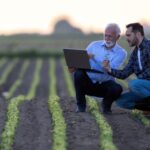 Στο «σπίτι» του στη Λεωφόρο Αλεξάνδρας ο Μίμης Δομάζος – Συγκίνηση έξω από το γήπεδο του Παναθηναϊκού, στις 15:00 η κηδεία του