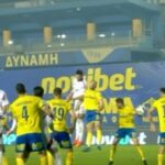 Παναιτωλικός – Ολυμπιακός: Ο Ελ Κααμπί πανηγύρισε δείχνοντας την κερκίδα των γηπεδούχων, δέχθηκε κίτρινη κάρτα και στη συνέχεια ζήτησε συγγνώμη