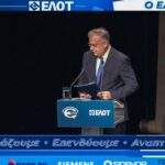 «Εμφύλιος» σεισμολόγων με φόντο τα Ρίχτερ στη Σαντορίνη: «Έπρεπε να παραιτηθείς με αξιοπρέπεια όταν συνταξιοδοτήθηκες»