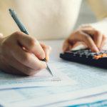 Ειδική αποστολή του ΕΚΠΑ στην Σαντορίνη για τις κατολισθήσεις – Ποιες περιοχές μπαίνουν στο «μικροσκόπιο»