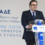 «Πνίγηκε» η Πάρος από ισχυρές καταιγίδες – Χείμαρροι παρέσυραν αυτοκίνητα, απαγόρευση άσκοπων μετακινήσεων