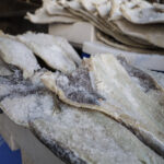 Ρεύμα: Βουτιά 30% στη χονδρική – Πτωτικές τάσεις στα πράσινα τιμολόγια Απριλίου