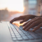 Φωτιά τώρα σε μονοκατοικία στον Βαρνάβα