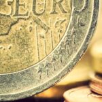 Bloomberg για ΕΚΤ: Προς μείωση επιτοκίων 0,25% την Πέμπτη – Δύσκολη η συνέχεια