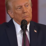 Μπάφετ: Οι δασμοί είναι «πράξη πολέμου»