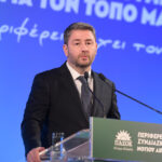 Η «παγωμένη» λίστα δασμών της ΕΕ: Χαρτί υγείας, make up, πούρα και καπνικά