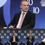 Καταπολεμώντας το παράνομο εμπόριο και προωθώντας την έξυπνη ρύθμιση