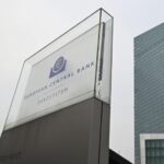 Βιλερουά ντε Γκαλό: Οι δασμοί ευνοούν μία μείωση επιτοκίων από ΕΚΤ «σύντομα»