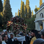 Καστράκι Νάξου: Με συγκίνηση και δέος η περιφορά του Επιταφίου μέσα στη θάλασσα