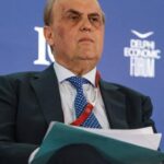 «Παγώνουν» οι δασμοί του Τραμπ για πολλές χώρες – Πιο αυστηρή «τιμωρία» στην Κίνα