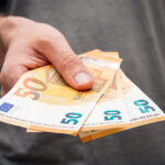 Μεσολόγγι: Οδηγός ανασύρθηκε αναίσθητος από το όχημα του που έπεσε σε λιμνοθάλασσα