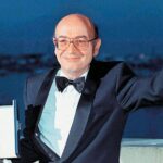 Φωτιά σε ακατοίκητο κτίριο στον Βύρωνα – Έφτασαν στη στέγη οι φλόγες