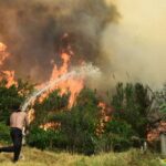 Απεγκλωβισμοί από Λιμενικό σε Χίο και Κάτω Αχαΐα λόγω των πυρκαγιών