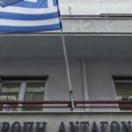Δίπλωσε νταλίκα στη Θεσσαλονίκη – Κρέμεται στον αέρα