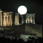 Σαν σήμερα 10 Αυγούστου: Η Κλεοπάτρα αυτοκτονεί με μία κόμπρα – 5 άγνωστες πτυχές της ζωής της