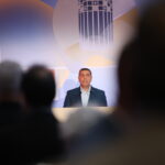 Ο Τραμπ απειλεί τη Ρωσία με νέες κυρώσεις μετά την άνευ προηγουμένου επιδρομή της στην Ουκρανία