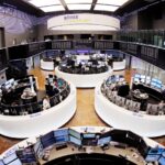 Η Ιαπωνία υποδέχεται τον Τραμπ με χρυσές μπάλες του γκολφ και αμερικανικά ημιφορτηγά