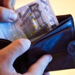 Ηρωική επέμβαση πυροσβεστών στο Παλαιό Φάληρο: «Έβγαλαν δύο ηλικιωμένους από τη φωτιά, ήρθαν σε τρία λεπτά»