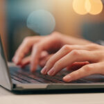 Από τις βροχές και τις καταιγίδες στην ηλιοφάνεια και τα 28άρια – Ο καιρός ανά ημέρα και οι περιοχές με φαινόμενα