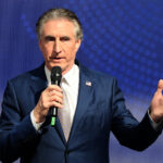 Πετραλιάς: Οι μειώσεις φόρων είναι αναλογικές και καταπολεμούν την ανισότητα