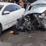 Χιλιάδες άνθρωποι στο Πολυτεχνείο για να αφήσουν ένα λουλούδι – Κορυφώνονται οι εκδηλώσεις μνήμης, δείτε βίντεο και φωτογραφίες